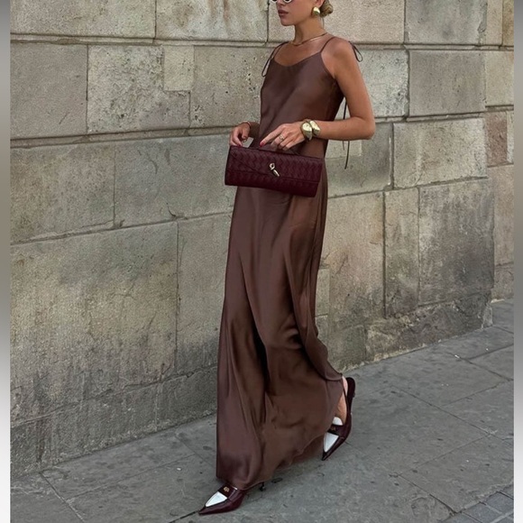 Dark chocolate Woven faux leather clutch purse bag with removable straps - Picture 8 of 9